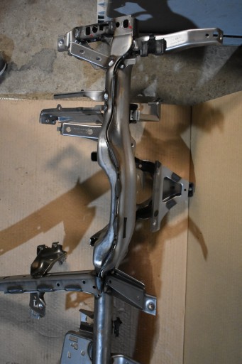 IDEALNY Support Renfort pare choc Console MERCEDES GLB X247 1