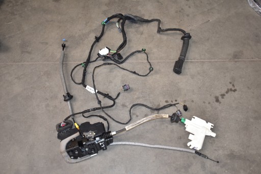IDEALNY DOCIAG door rear part rear left + wiring + lock LAMBORGHINI URUS 1