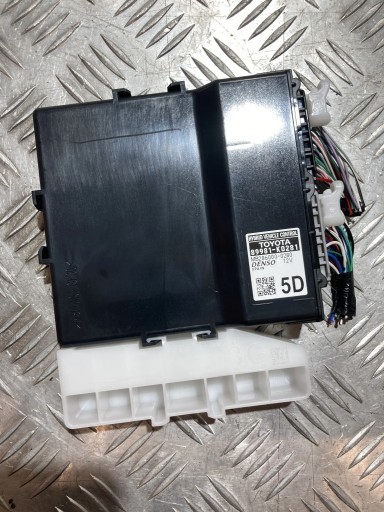 89981-K0281 - Toyota yaris iv 20- модуль контроллера