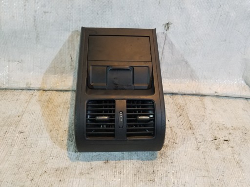 ВЕНТИЛЯЦІЙНА РЕШІТКА ЗАДНЯ VW PASSAT CC