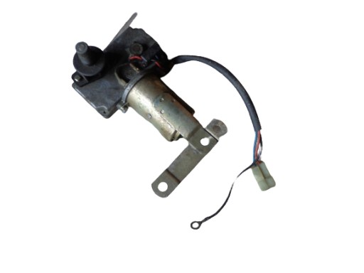 33258 - ДВИГАТЕЛЬ ЗАДНЕГО СТЕКЛООЧИСТИТЕЛЯ FIAT 126 BIS-НОВЫЙ