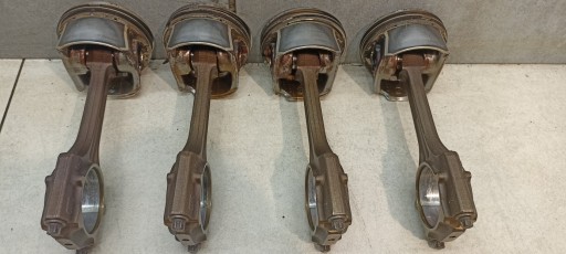 piston connecting rod AUDI A6 C6 2.0 82.460