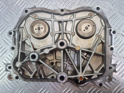 Mercedes CLA220 C117 cover lancucha of the gear A2700150300