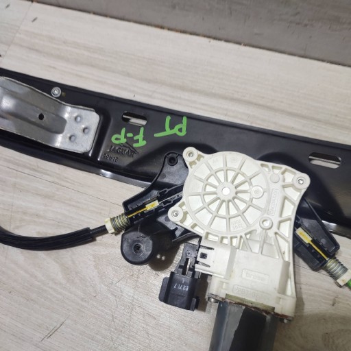 window regulator of the rear rear part side right Jaguar F-Pace C42090104