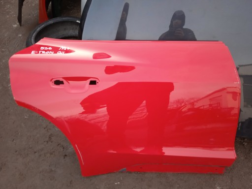 Audi e-tron gt задняя дверь справа