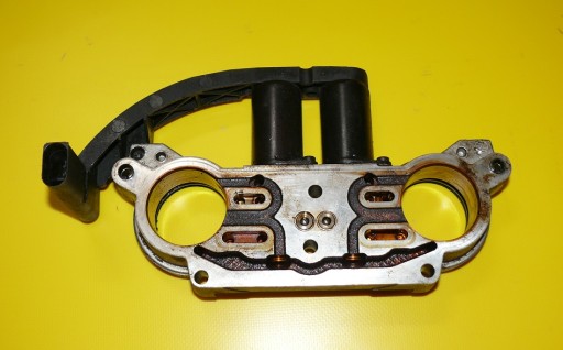 Capteur ZMIENNYCH FAZ de la distribution Couvercle Tête du moteur Gauche AUDI A4 B6 A6 C5 3.0 ASN