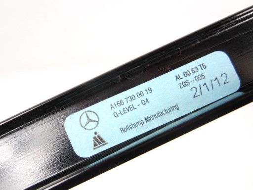 moulding dzielaca windows door rear rear part right Mercedes ML W166