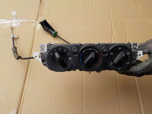 panel stahovanie klimatizaci ford focus mk2 3M5T-19980-AD