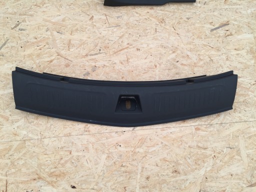 CADILLAC XT5 16 17 ПЛАСТИК ЗАДНИЙ БАГАЖНИК РЕМЕНЬ