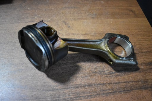 piston connecting rod of the engine BMW G11 G30 G01 G02 1