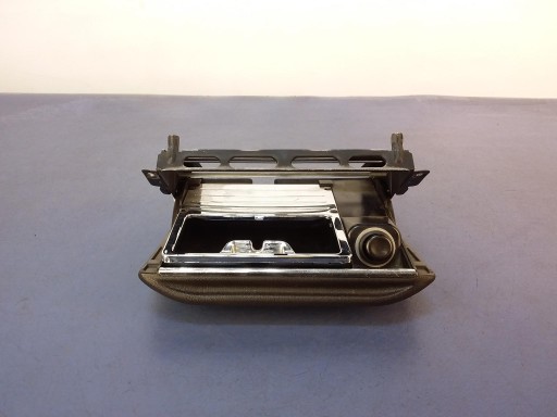 MERCEDES 190 W201 LIFT пепельница