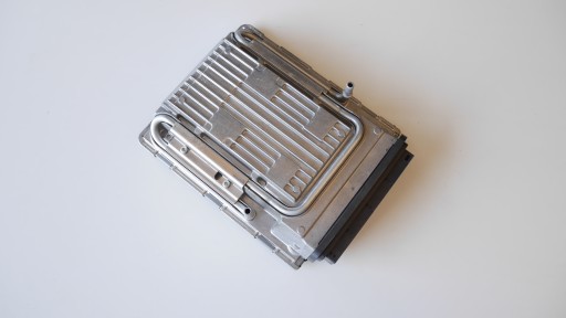 Bmw f01 f02 4.4i 750i контроллер двигателя 7608099