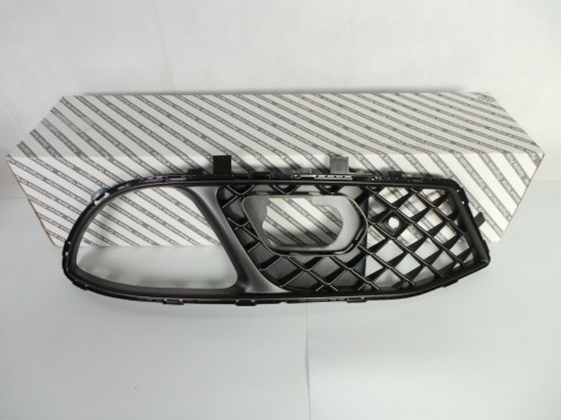 156119011 156108666 - Решітка бампера права alfa giulia qv