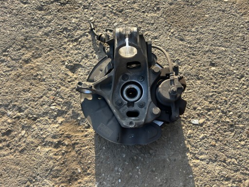 MERCEDES W177 1,3 CGI moyeau gauche avant