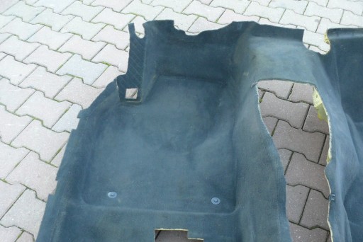 podmetač tepisi tapacirung ispod noge AUDI S6 A6 C5 4.2 V8 EUROPA 4B7863021C