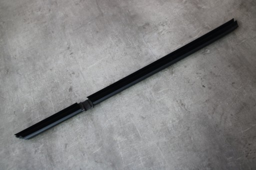 BMW 5' F10 F11 moulding windows inner right rear part 7182290