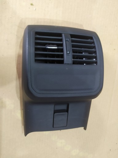 PASSAT B8 вентиляційний отвір Заднє 3g0857100h 3G0864276C