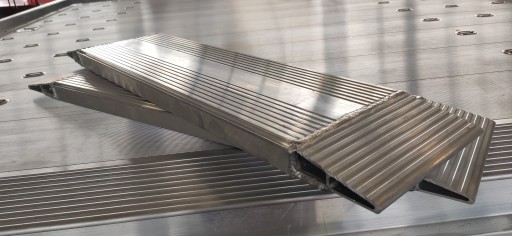 АЛЮМИНИЕВЫЕ ВЪЕЗДНЫЕ ТРАПЫ ДЛЯ АВТОЛАВЕТА