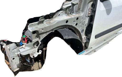 MERCEDES CITAN LIFT 12- quarter front quarter right left