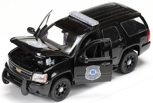 CHEVROLET TAHOE 2008 МЕТАЛЕВА МОДЕЛЬ WELLY 1:24