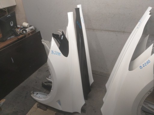 Kotflügel vorne rechts oder links TESLA Y