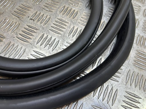 Gumowa Dichtsatz Tür tylnych BMW 5 F10 2012 7182288