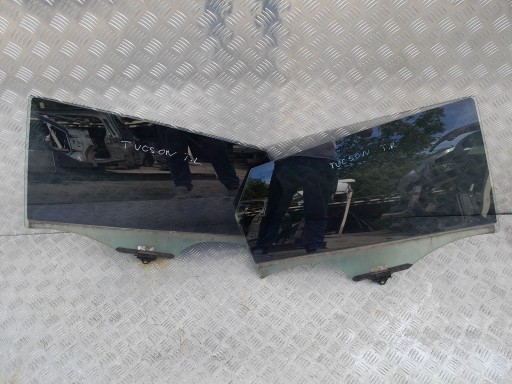 DANYCH196 - Стекло двери заднее левое правое HYUNDAI Tucson III 15R