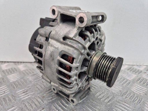 Mercedes C200 CGI W204 Alternator 271.860 A0009067902