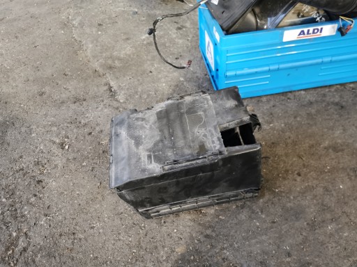 CITROEN C3 III основание аккумулятора 9801801880