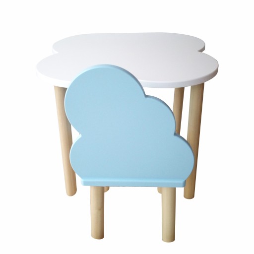 Хмарний стіл зі стільцем