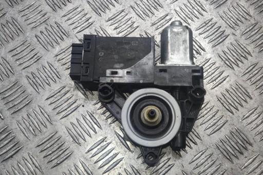 Электродвигатель стеклоподъемника задней левой двери volvo xc90 i 32283267 2.0l дизель