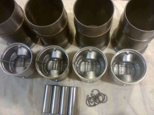 111 000 - КОМПЛЕКТ ДЛЯ РЕМОНТУ ДВИГУНА SKODA 110 ОРИГІНАЛ