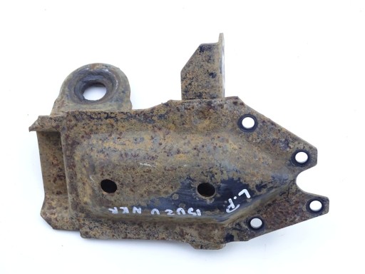 Isuzu nkr npr 93-03 кріплення поперечних важелів