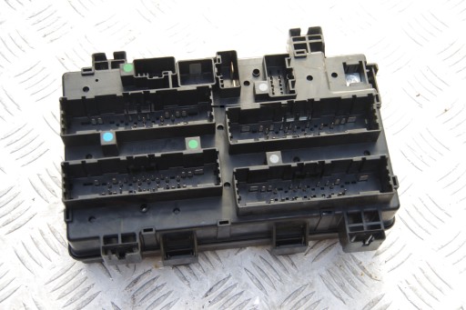 68137440AB P68137440AB - Блок предохранителей dodge durango iii jeep wk2