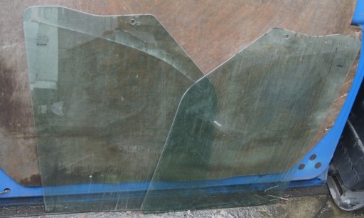 ВІДКИДНЕ БІЧНЕ СКЛО НА ДВЕРІ IVECO DAILY 14-