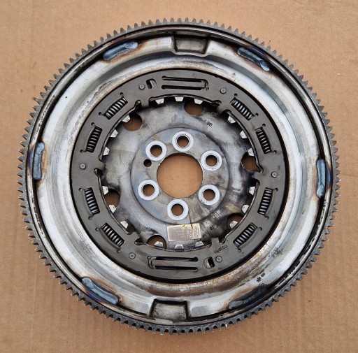 wheel flywheel 04E105266K VW SKODA AUDI IDEAL