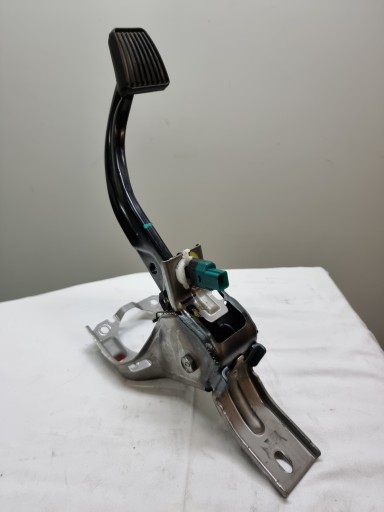 32800-D3005 - ПЕДАЛЬ ТОРМОЗА СЦЕПЛЕНИЯ HYUNDAI TUCSON II LIFT