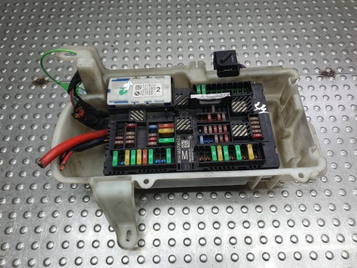 fuse box distributor PRADU 6837091 BMW G11 G12 G30 G31 G32