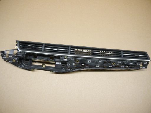 AUDI Q7 4m консоль вентиляційна решітка 4M1820902AQ