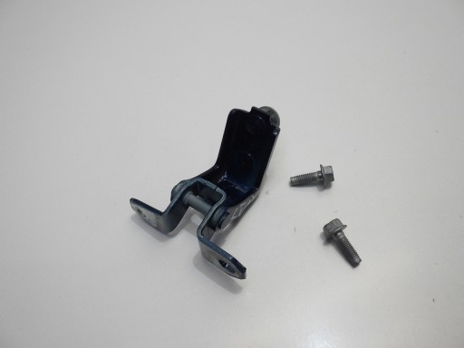 2C18 - SX4 S CROSS 2022 НОВАЯ ДВЕРНАЯ ПЕТЛЯ ЛЕВАЯ ЗАДНЯЯ НИЖНЯЯ