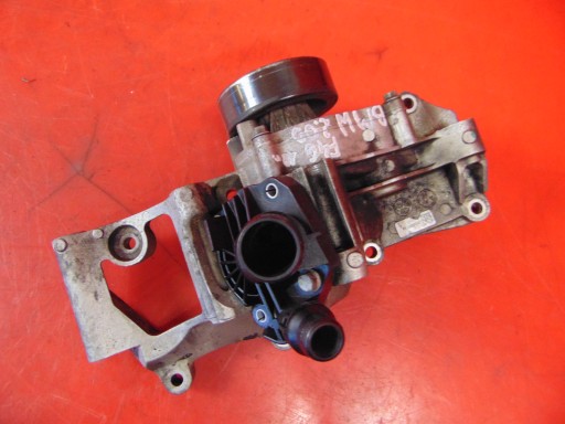 BMW 2 F46 Gran Tourer F45 F48 2.0 D water pump holder holder alternator