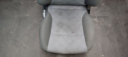seat front right of the passenger Kia Picanto and 1,1 5D