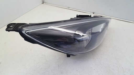 light front front right Ford Focus 3 III