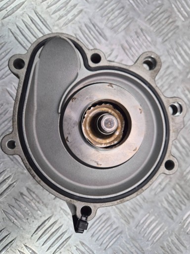 Mercedes E200 CGI C207 vodena pumpa A2712020210 M271.820