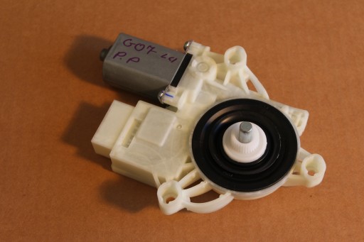 Моторчик переднього правого скла bmw x7 g07 lci oe 9450070