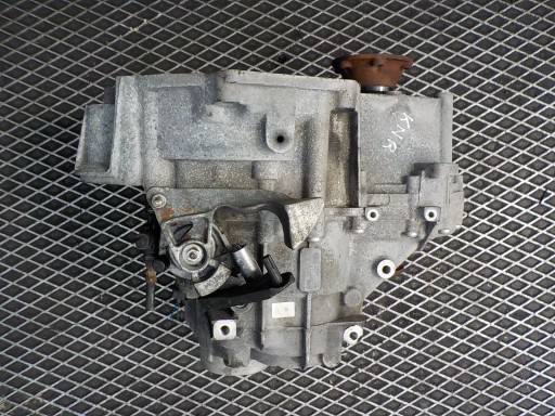 VOLKSWAGEN TOURAN e 2.0 TDI CAMBIO KNR