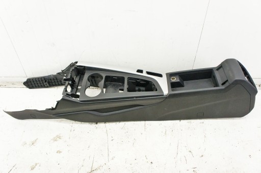 MN002 Audi A4 B9 ^ центральный туннель