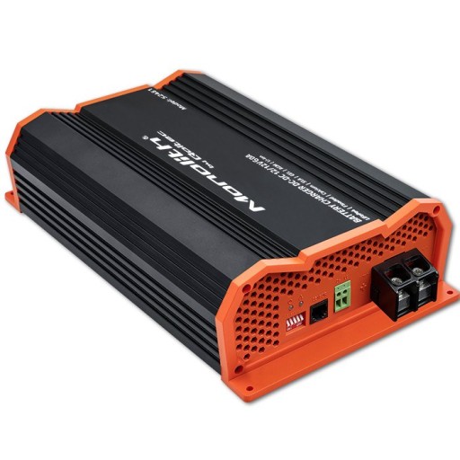 Зарядний пристрій Qoltec Monolith DC-DC для додаткової батареї LiFePO4 AGM GEL