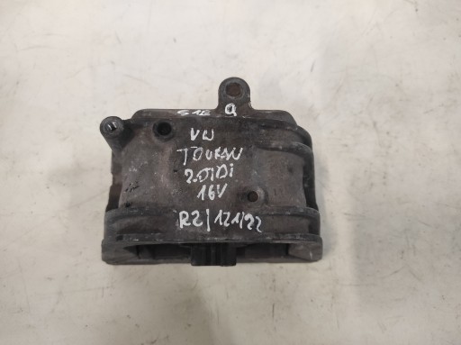 Volkswagen Touran 2.0 TDI engine mount
