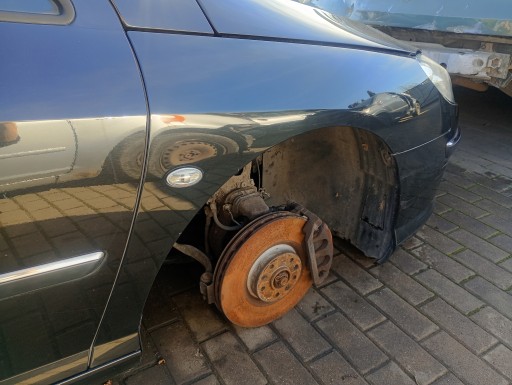aile droite avant avant Peugeot 407 SW 04-10 code lakieru EXLD